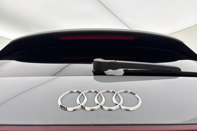 Audi Q4 Photo 25