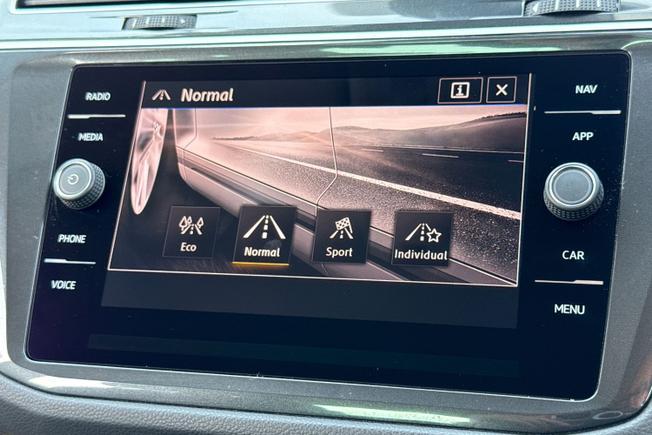 VOLKSWAGEN Tiguan Photo 37