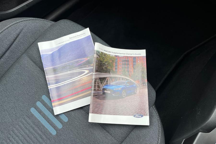 Ford FOCUS Photo autoimg-f6e68d47d619d2bed103f074d15ec2df88cfab90.jpg
