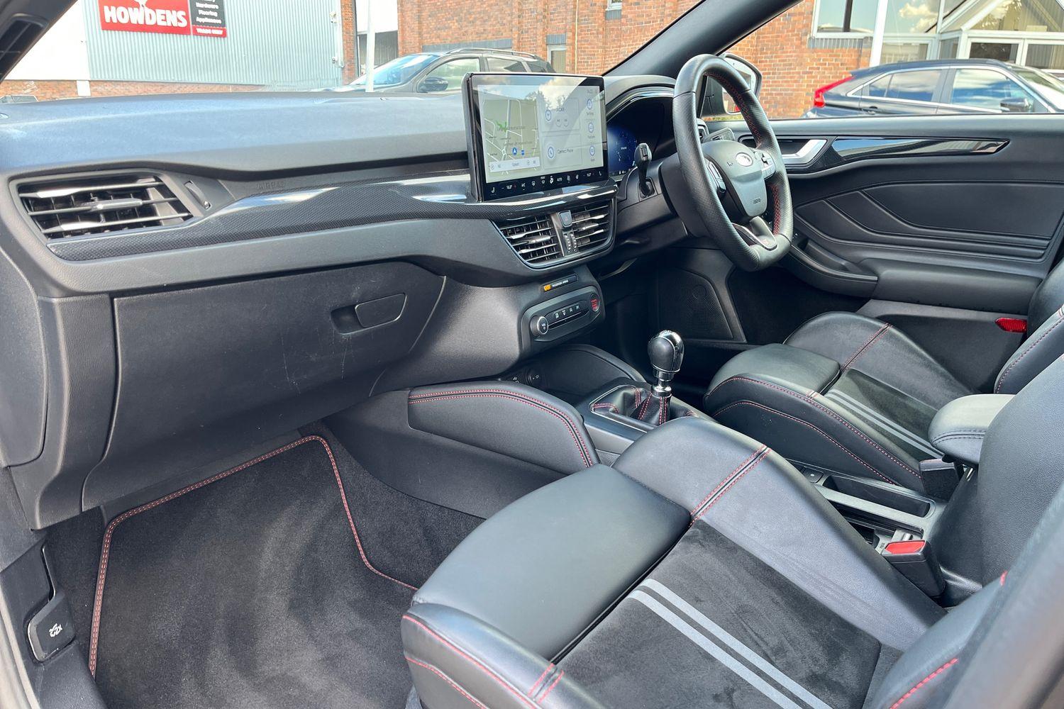Ford Focus Photo 17