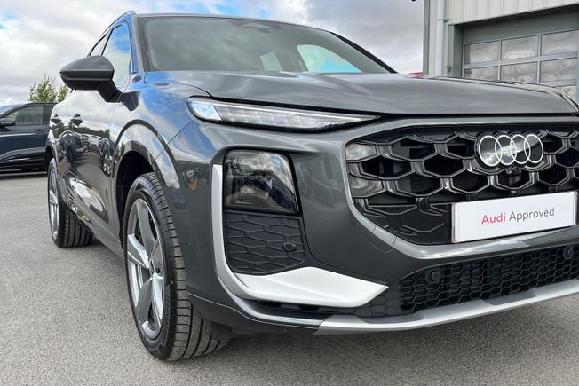 AUDI Q3 Photo 19
