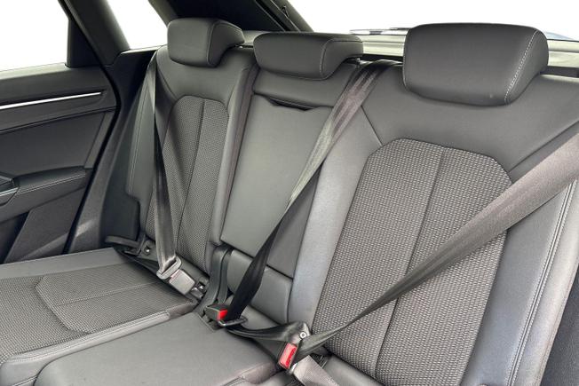 Audi Q3 Photo 9
