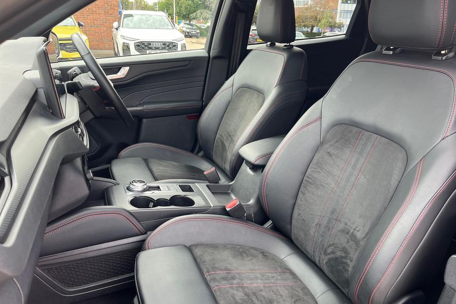 Ford Kuga Photo autoimg-f6f85b9f79d65ebb50c4a6cc84ebec3f2fe38455.jpg