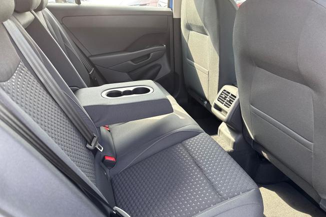 Volkswagen T-Roc Photo 24