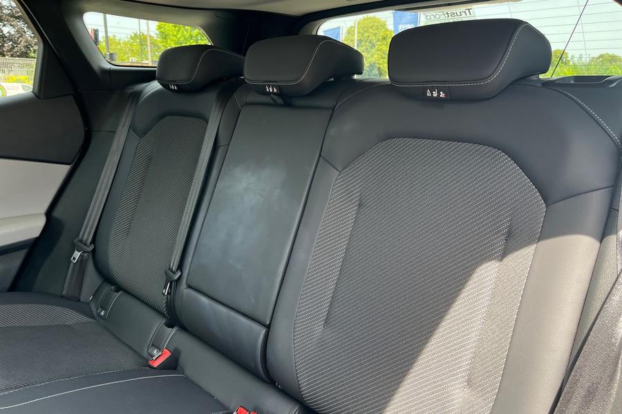 Ford EXPLORER Photo autoimg-f6fb832107f1e03cf56dc2d2119280a53fd1272b.jpg