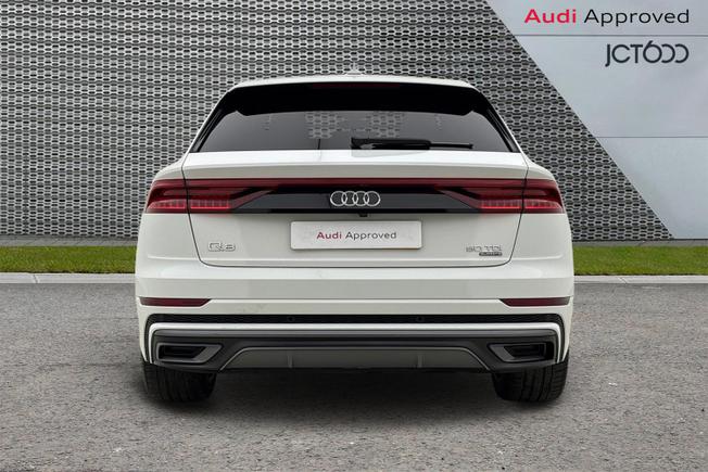 AUDI Q8 Photo 7