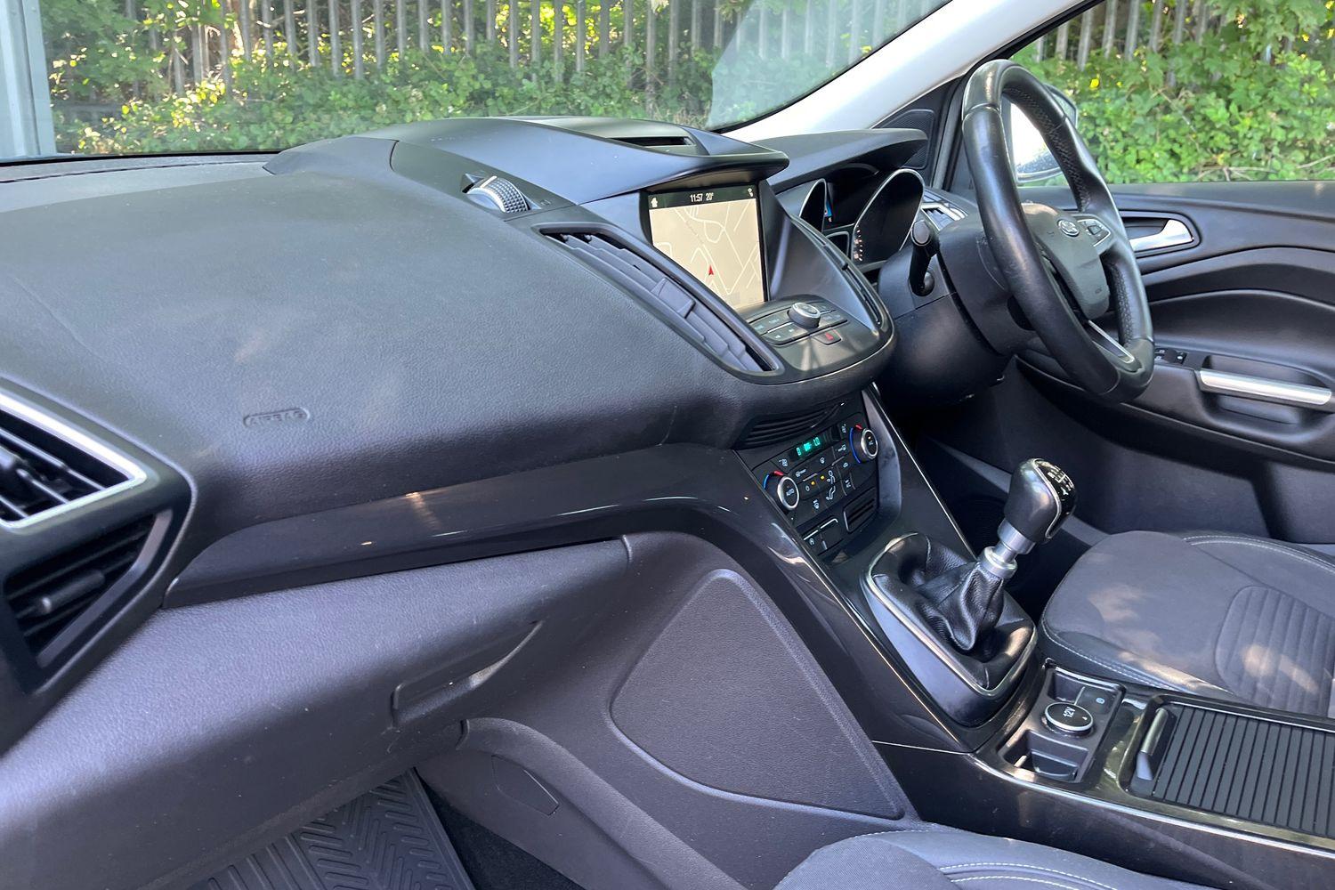 Ford KUGA Photo 17