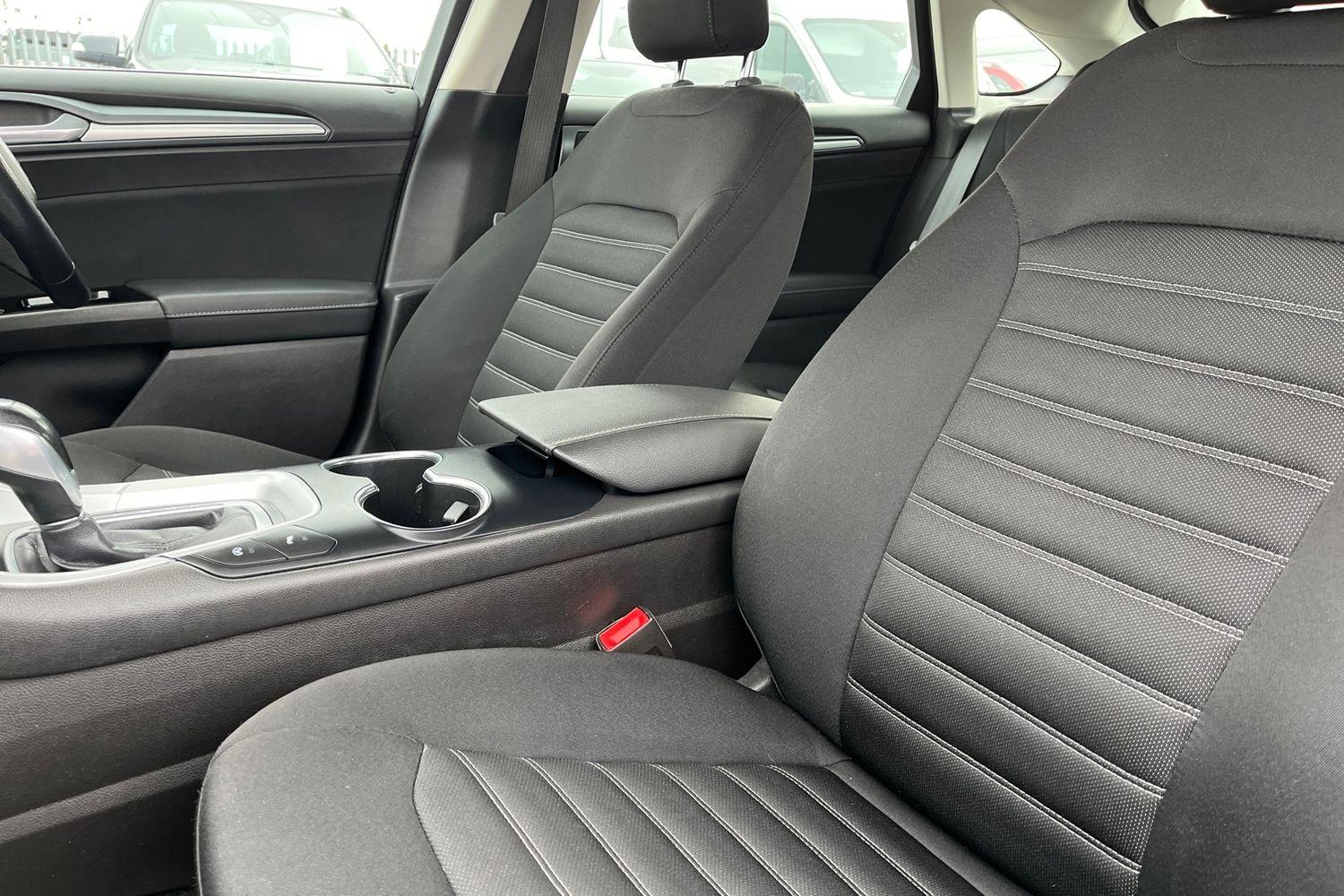 Ford MONDEO Photo 18