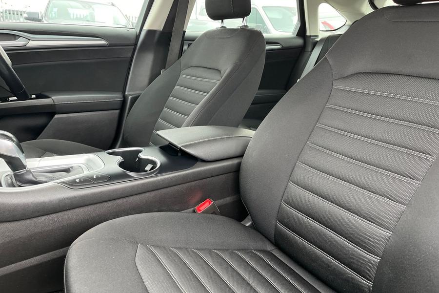 Ford MONDEO Photo autoimg-f706ddcfc39b324ea0692e7561a74483c0d1bf1e.jpg