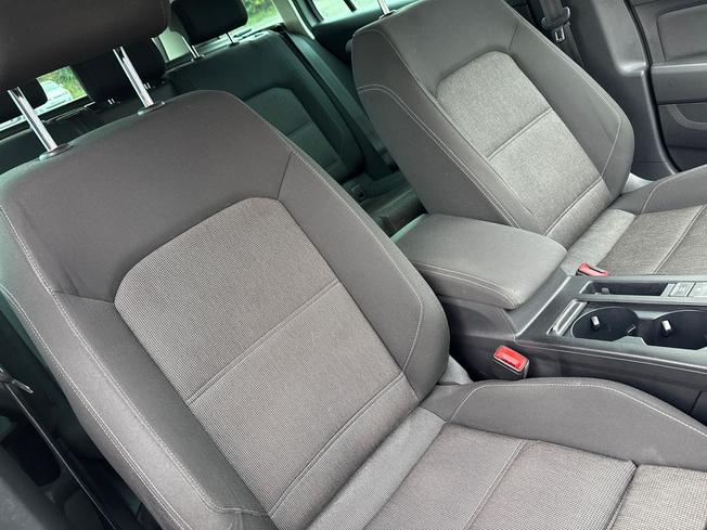 VOLKSWAGEN Passat Photo 26