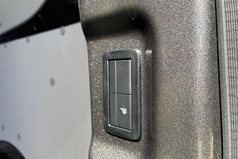 Used Ford TRANSIT CUSTOM SW26GWZ 37