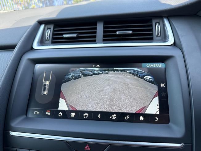 JAGUAR E-Pace Photo 35