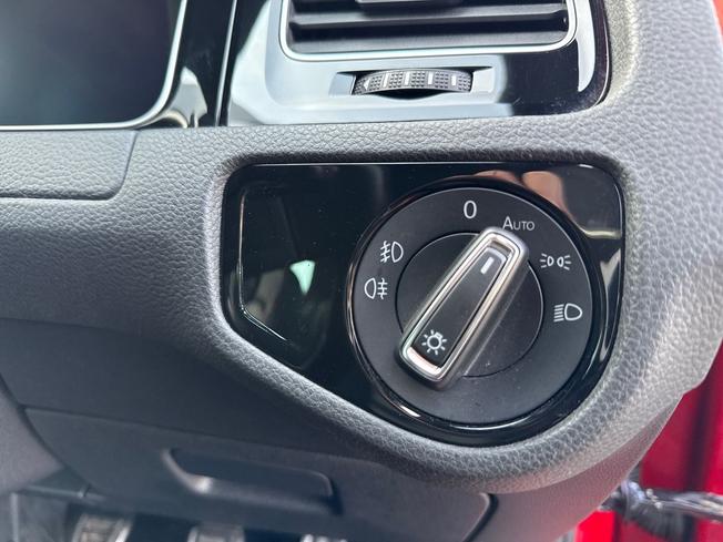 VOLKSWAGEN Golf Photo 28