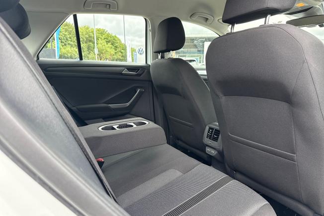 VOLKSWAGEN T-Roc Photo 34