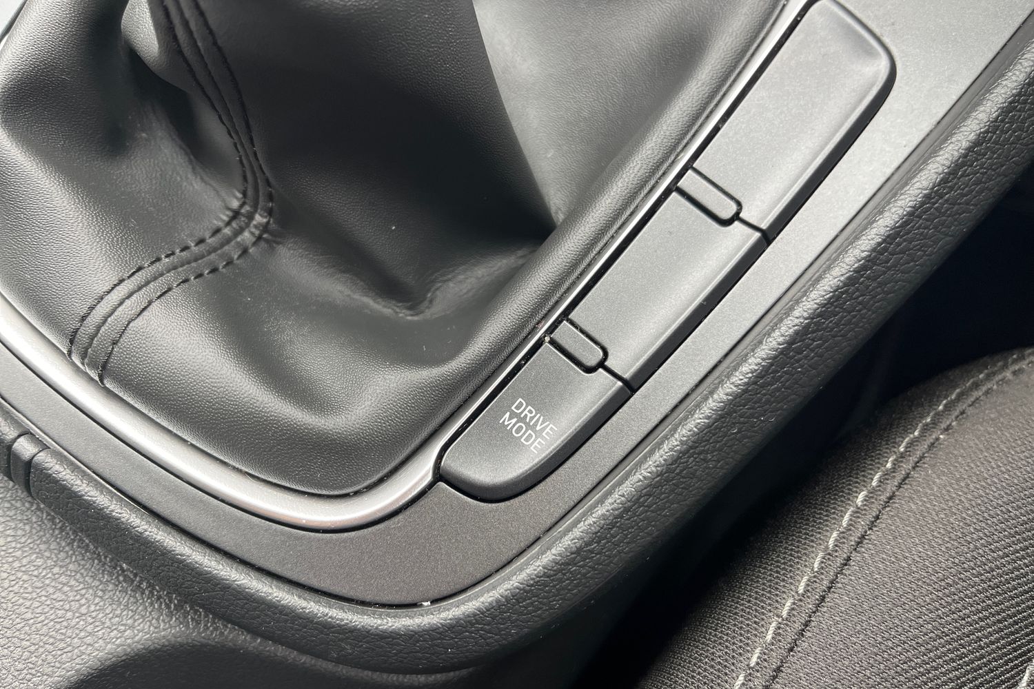 Hyundai KONA Photo 35