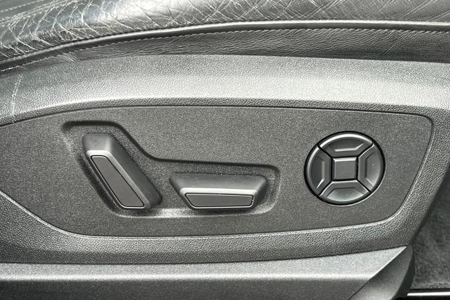 AUDI e-tron Photo 25