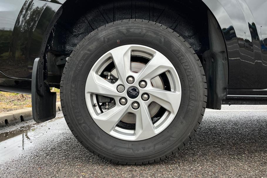 Used Ford TRANSIT CUSTOM WO25UHR 24