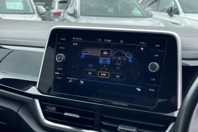 VOLKSWAGEN T-Roc Photo 35