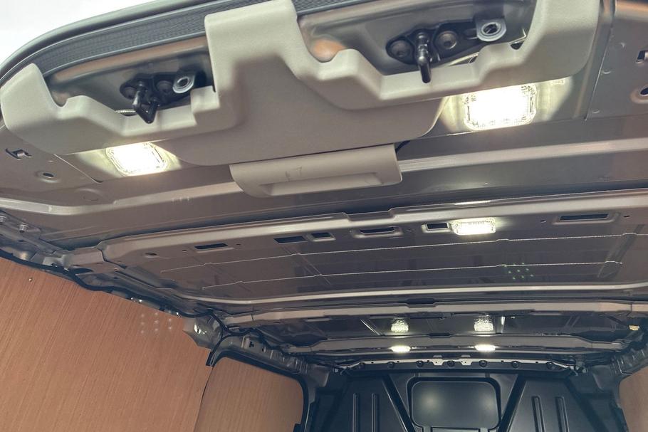 Used Ford TRANSIT CUSTOM HS25CHK 36