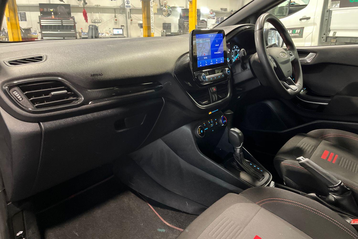 Ford FIESTA Photo 17