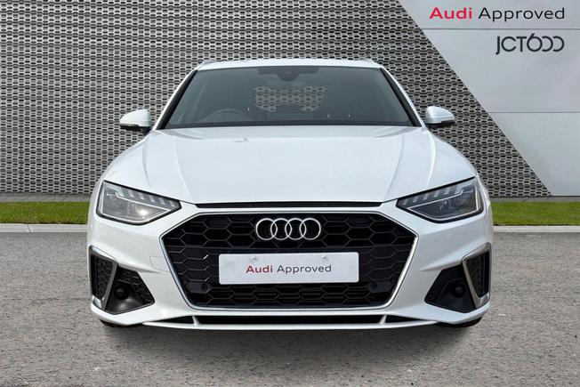 AUDI A4 Avant Photo 8