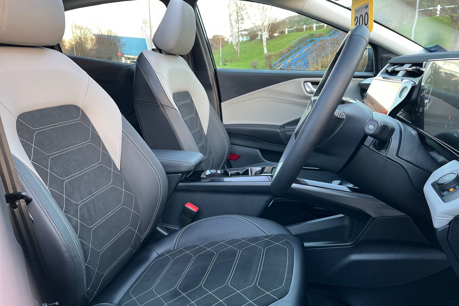 Ford Puma Gen-E Photo 16