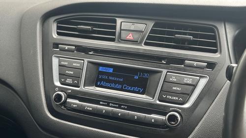 Hyundai i20 Photo autoimg-f72a766c36ac8e5cfcc2a55c663e3b2ecf1f6e96.jpg