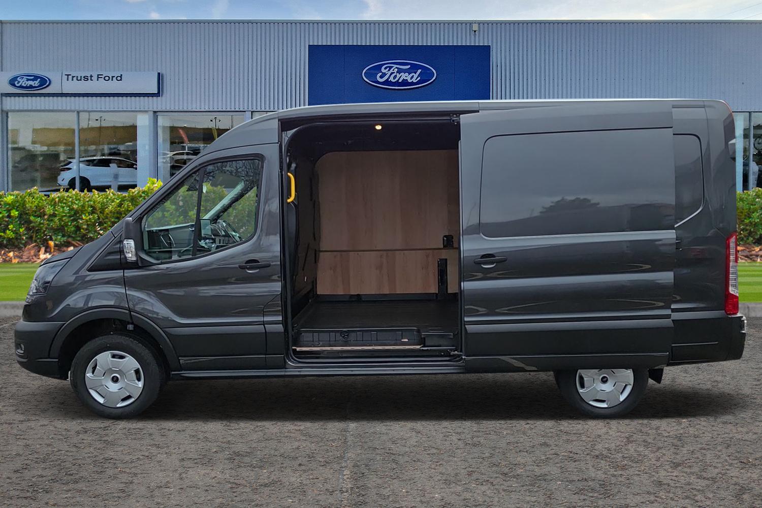 Ford E-TRANSIT Photo 4