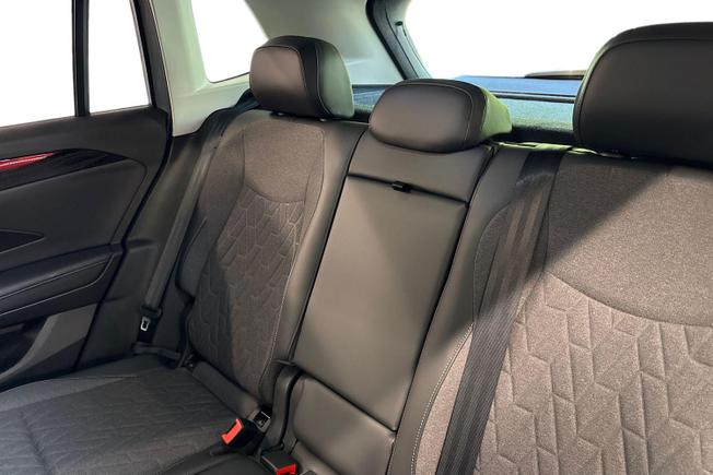 VOLKSWAGEN Tiguan Photo 9