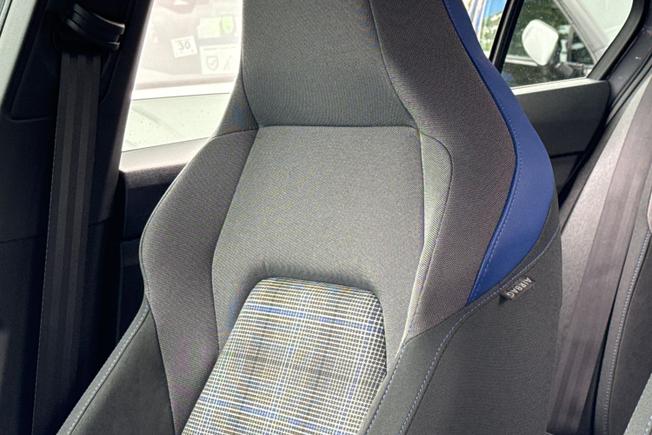 VOLKSWAGEN Golf Photo 45