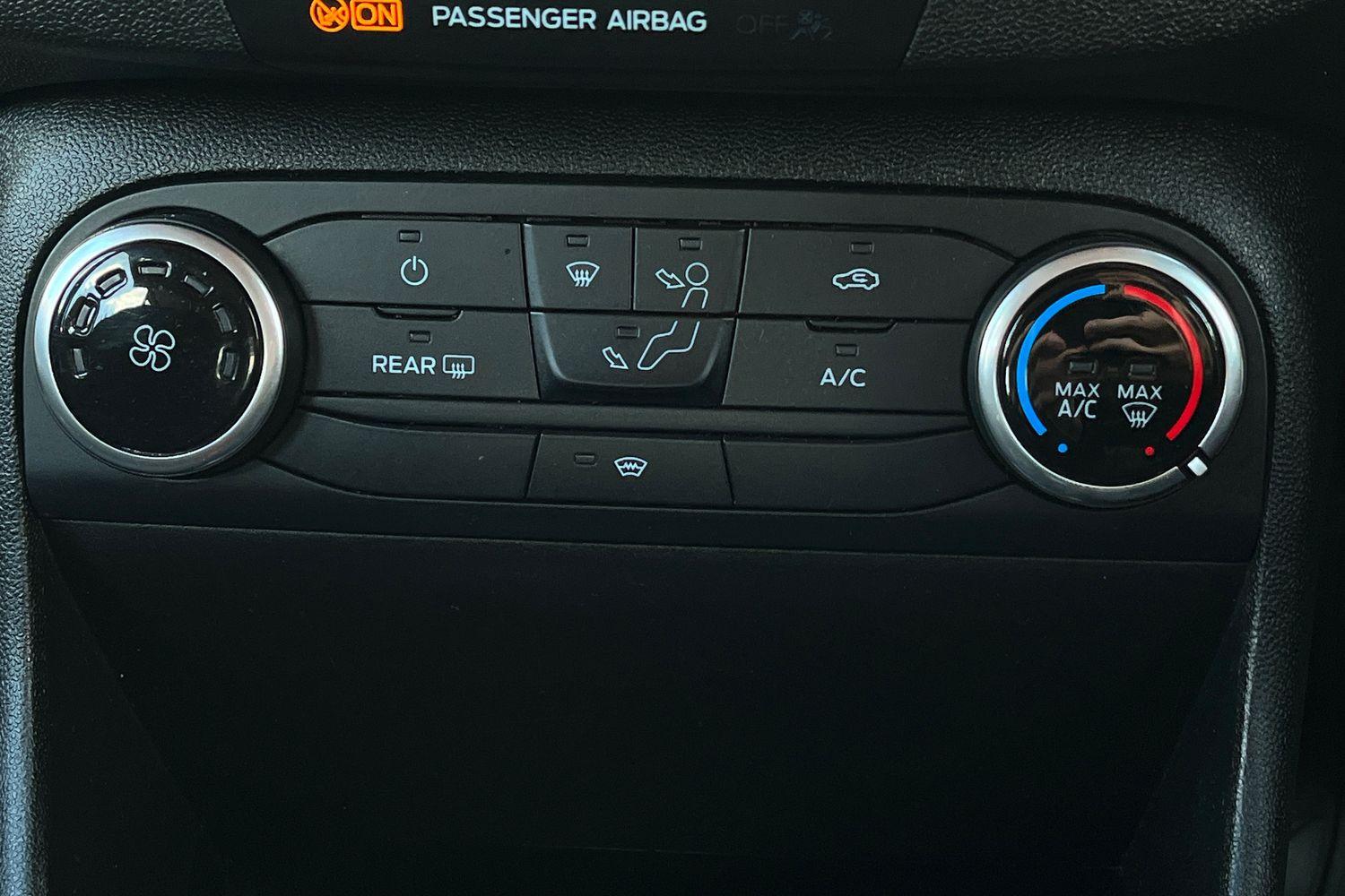 Ford FIESTA Photo 25