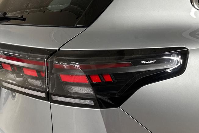 VOLKSWAGEN Tiguan Photo 18