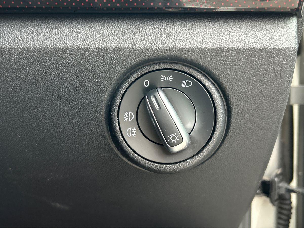 Volkswagen up! Photo autoimg-f730b0736ba37b393109de279c44c144e37bad86.jpg