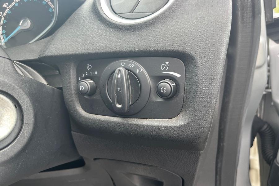 Ford FIESTA Photo autoimg-f730ef62d66c97f09d81615e5a132625d74a0705.jpg
