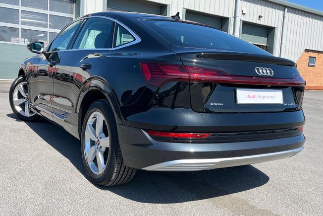 Audi e-tron Photo 27