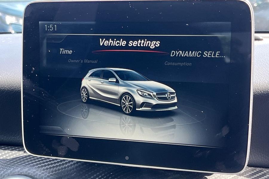 Mercedes-Benz A CLASS Photo autoimg-f73679975b4a6c04837f47b555795dd74ee49145.jpg