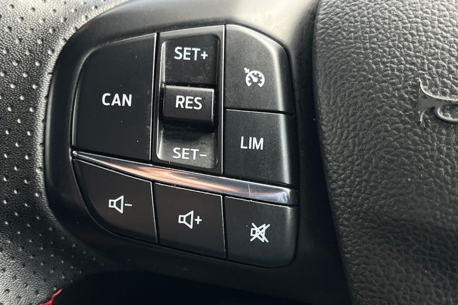 Ford Focus Photo autoimg-f73fcc5d9fd37ab34a6700bf80d1a0bb24fdf0c8.jpg