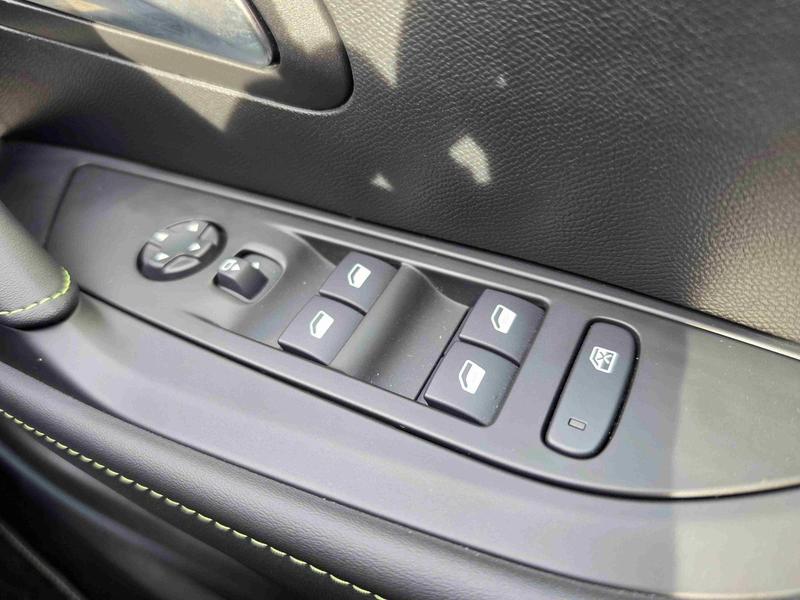 Used Peugeot 208 MH23EWV 24
