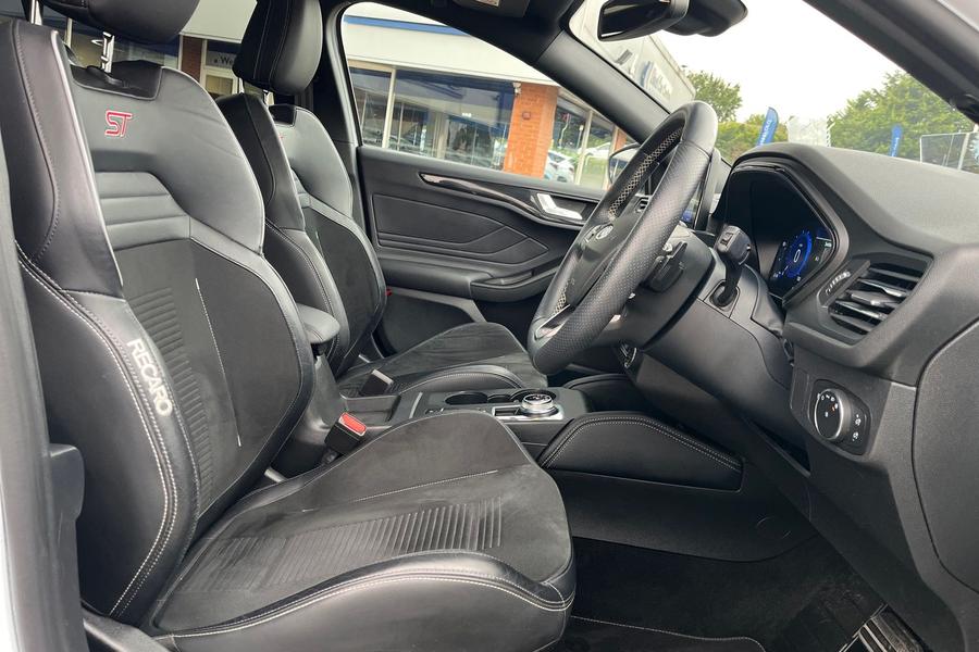 Ford FOCUS Photo autoimg-f7486594692cb0328f8ee8e0d9564163af73f659.jpg