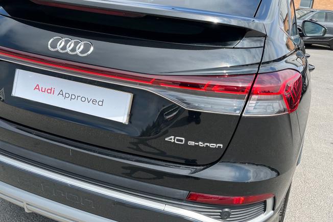 AUDI Q4 E-Tron Photo 18