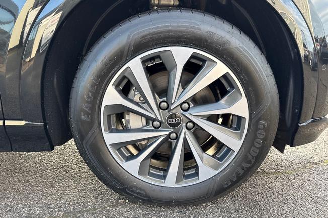 AUDI Q6 e-tron Photo 5