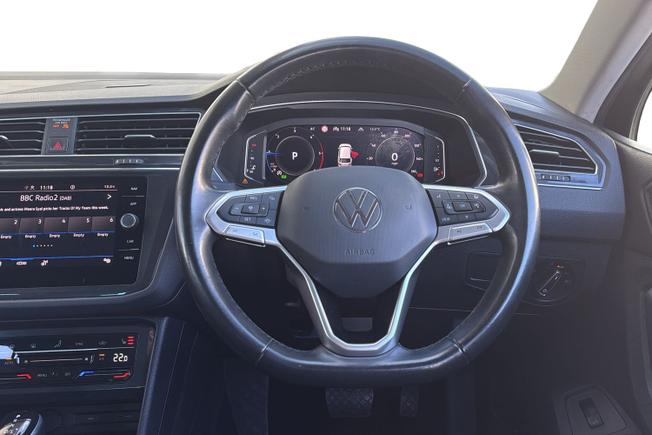 VOLKSWAGEN Tiguan Photo 11