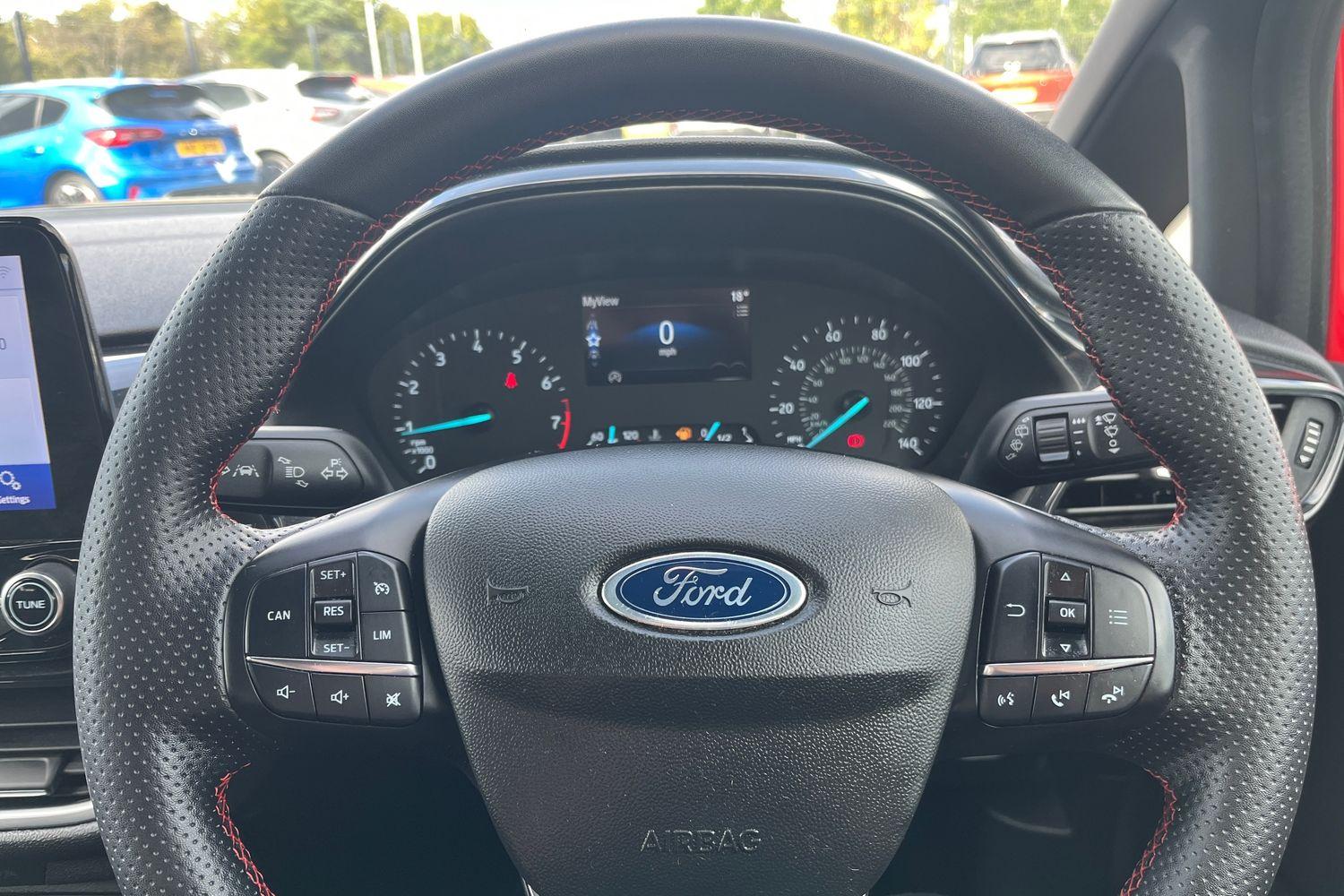 Ford FIESTA Photo 11