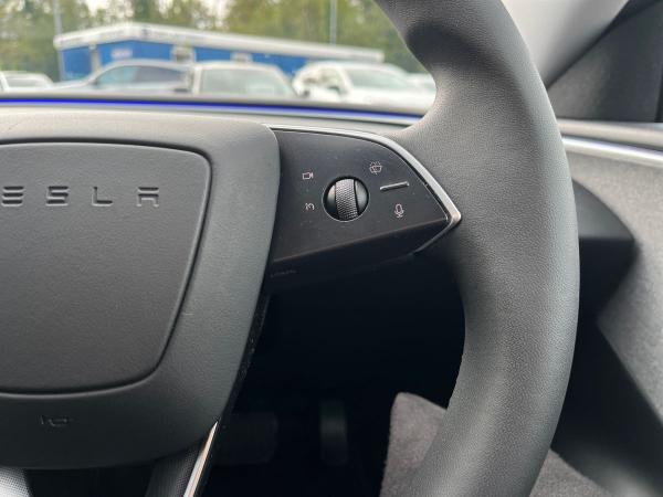 TESLA Model 3 Photo autoimg-f75ca882328c215136ded7aeed5a17188a2e7a7b.jpg