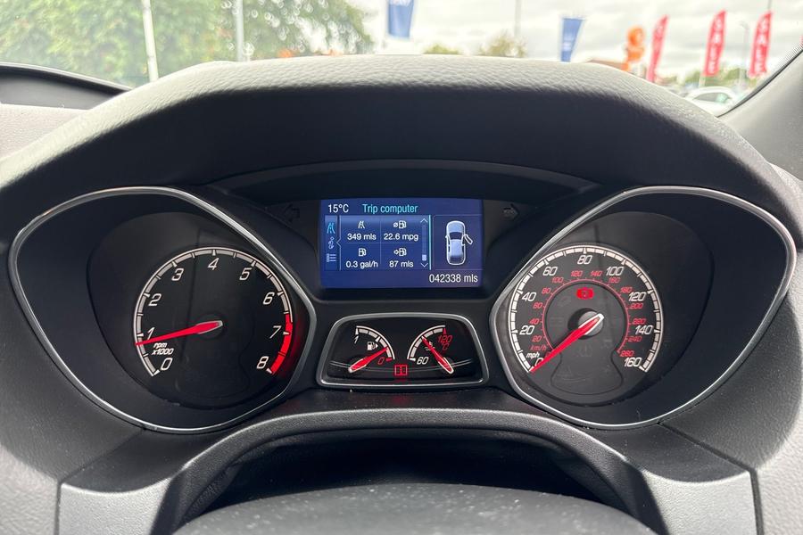 Ford FOCUS Photo autoimg-f767330dc6aa0264be2866018e2f1f07bac56b0c.jpg