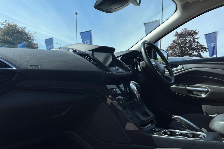 Ford KUGA Photo autoimg-f76749c94febf35def7f8dd913d854cd4335898c.jpg