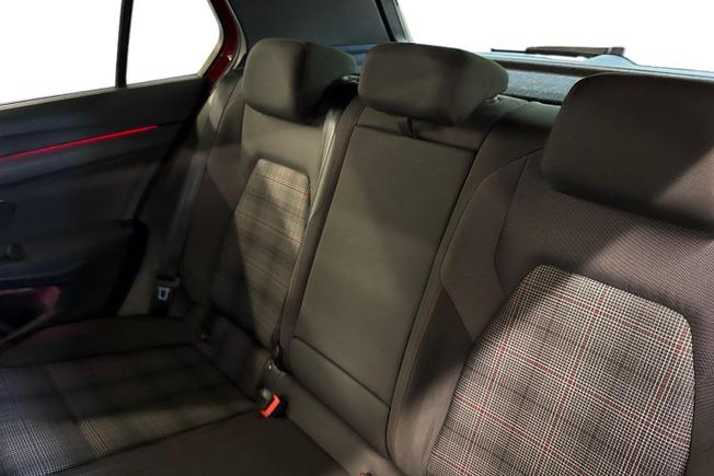 VOLKSWAGEN Golf Photo 9
