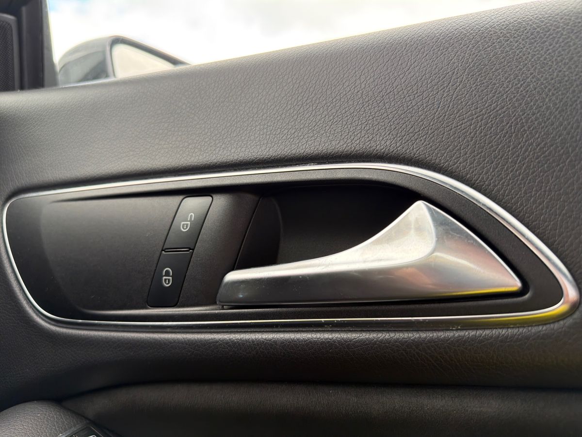Mercedes-Benz CLA Photo autoimg-f76c9c1cb0661b430d0e4fe939c56eba431498eb.jpg