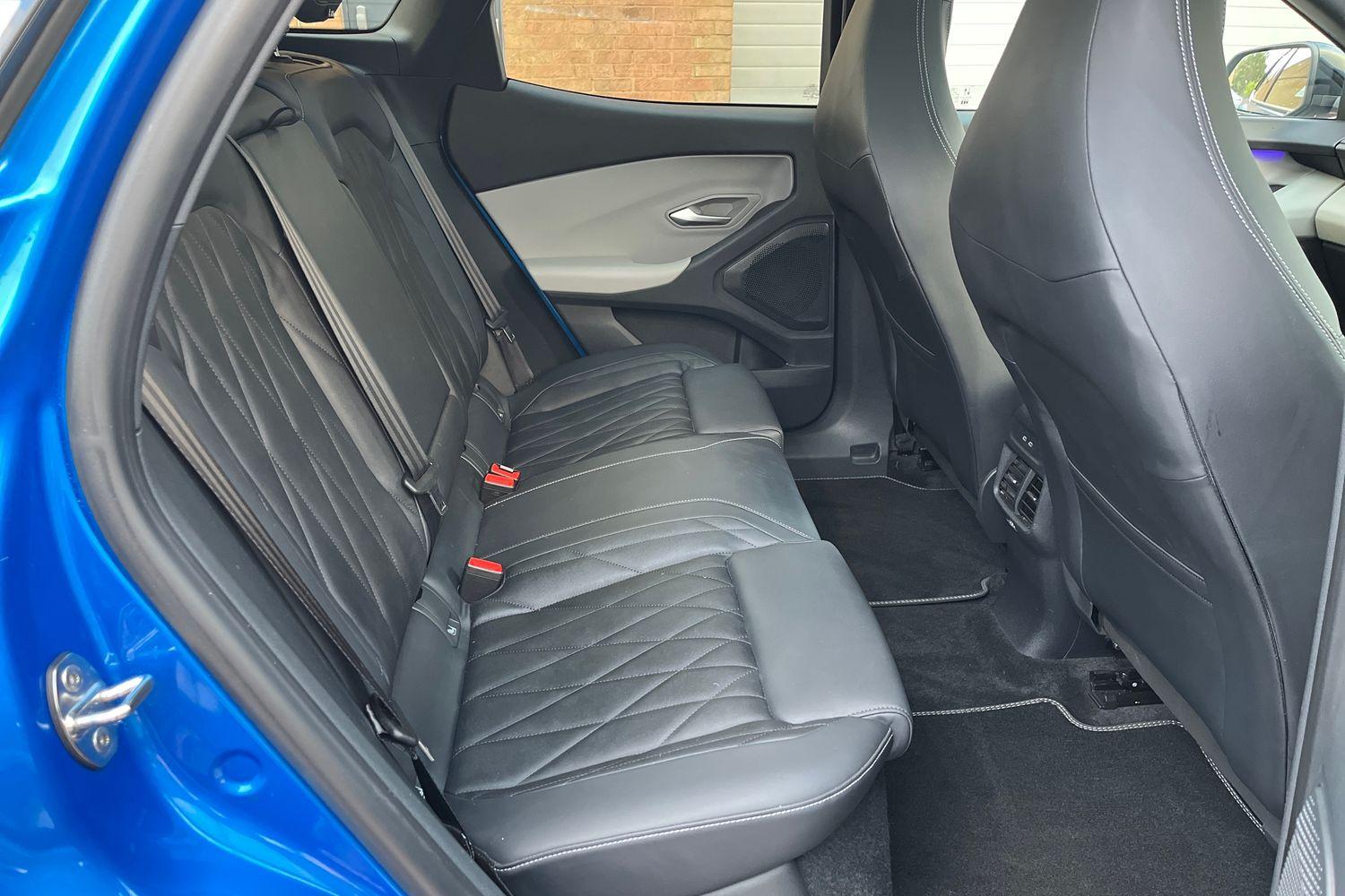 Ford Explorer Photo 24