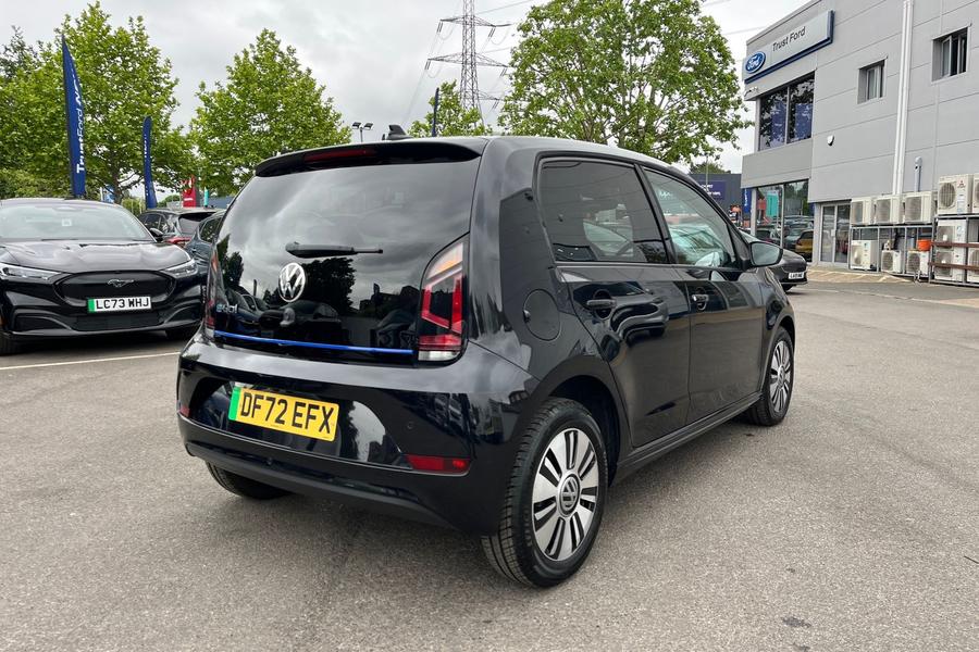 Volkswagen UP Photo autoimg-f7748b2d274d8f839c7dc42c3bcf375558b4bf2c.jpg